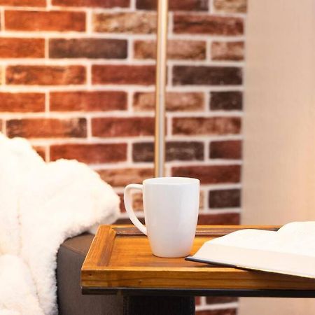 Apartament Rustic Luxe Loft , A King Bed Hideout With Edge Gainesville Zewnętrze zdjęcie
