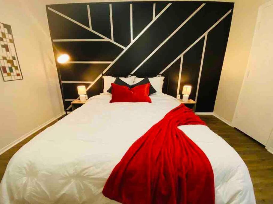 Apartament Rustic Luxe Loft , A King Bed Hideout With Edge Gainesville Zewnętrze zdjęcie